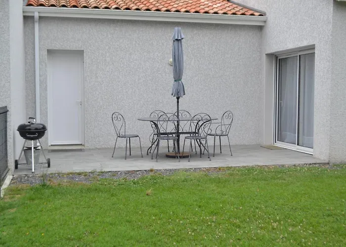 Maison Cosy Confort Dans Un Cadre De Verdure Casa de Férias Le Sequestre