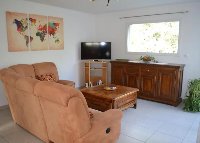 Casa de Férias Maison Cosy Confort Dans Un Cadre De Verdure Le Sequestre