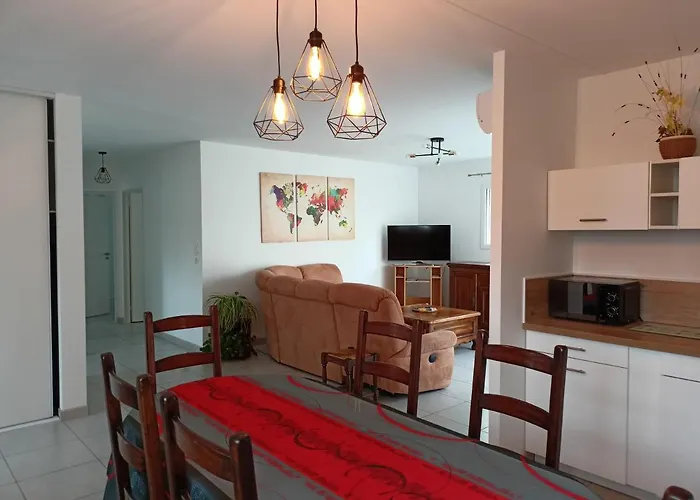 Maison Cosy Confort Dans Un Cadre De Verdure