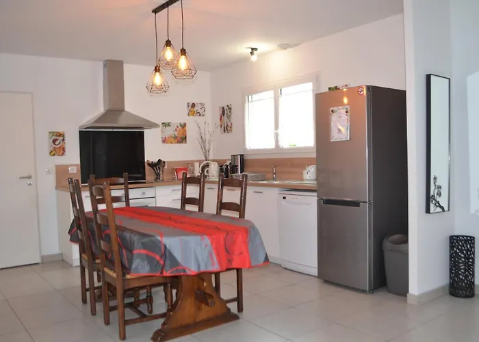 Maison Cosy Confort Dans Un Cadre De Verdure