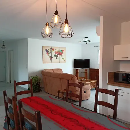 Maison Cosy Confort Dans Un Cadre De Verdure